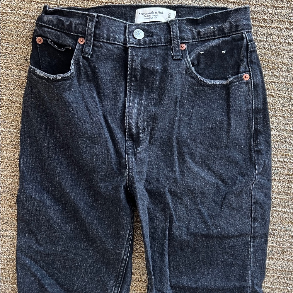 Abercrombie & Fitch Women’s Black Ankle Jeans